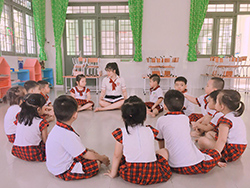 tập làm giáo viên mầm non